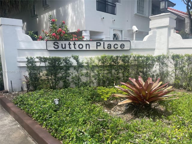 6853 SW 89th Terrace, Pinecrest, FL 33156