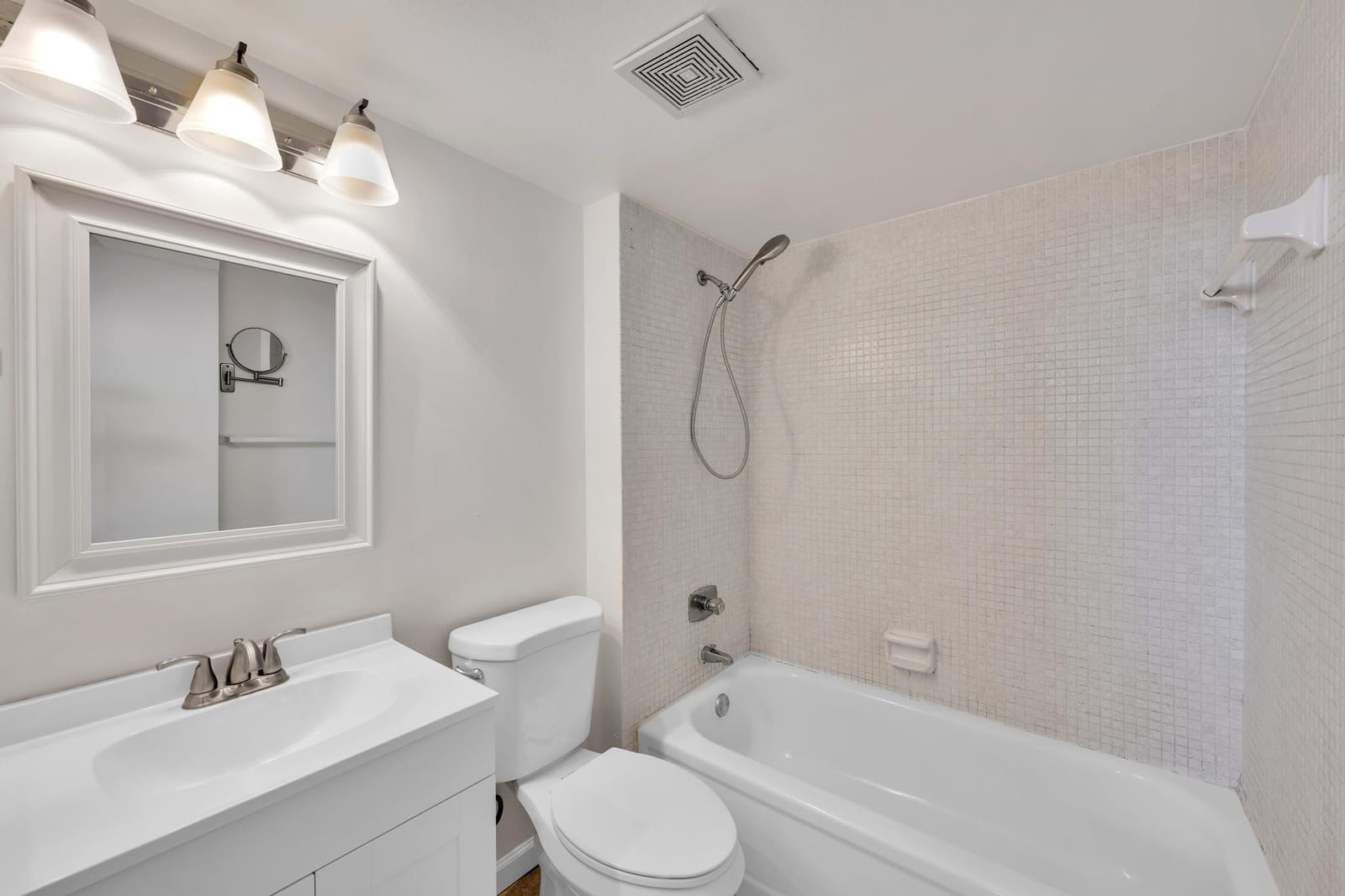 118 Royal Park Drive 4G, Oakland Park, FL 33309 photo 19