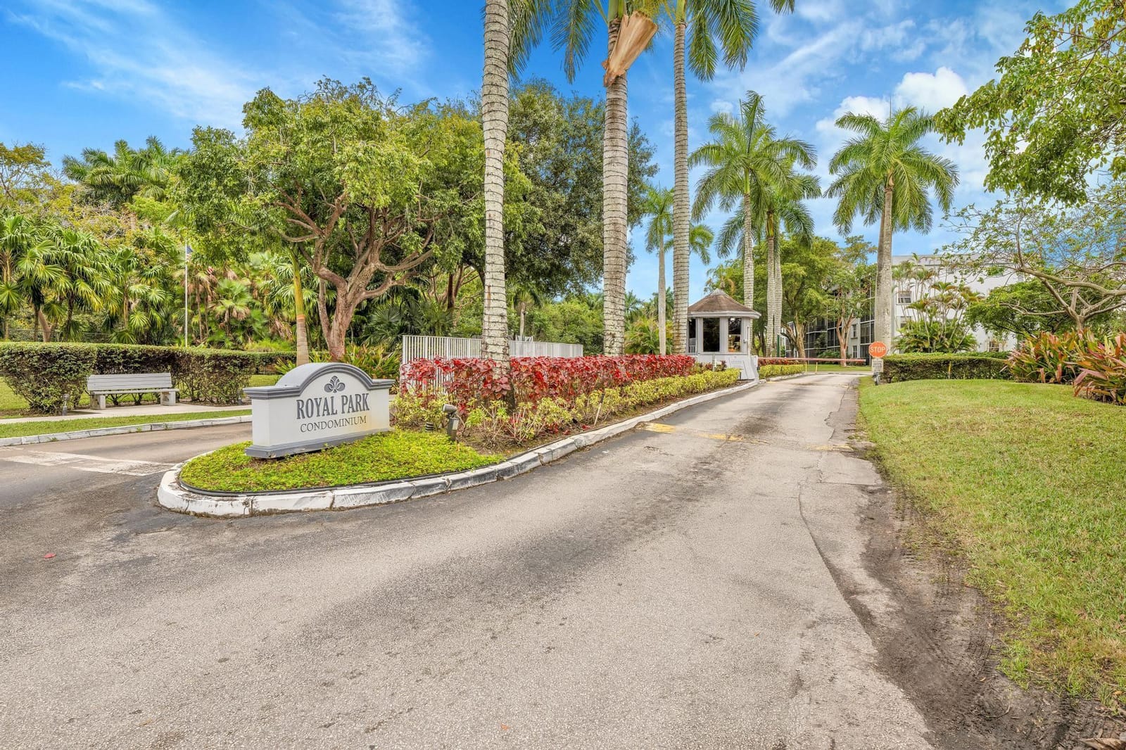 118 Royal Park Drive 4G, Oakland Park, FL 33309 photo 20