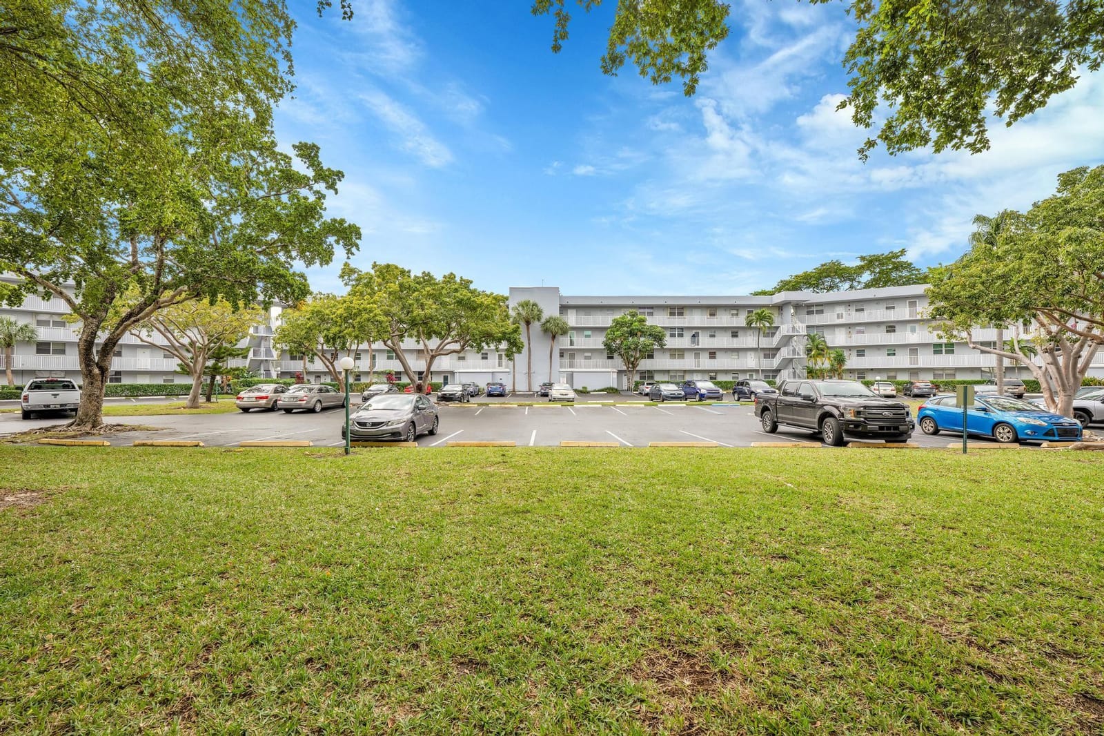 118 Royal Park Drive 4G, Oakland Park, FL 33309 photo 23