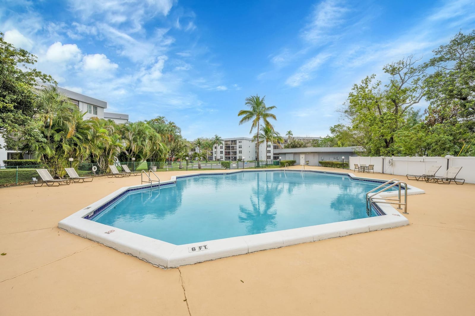 118 Royal Park Drive 4G, Oakland Park, FL 33309 photo 27