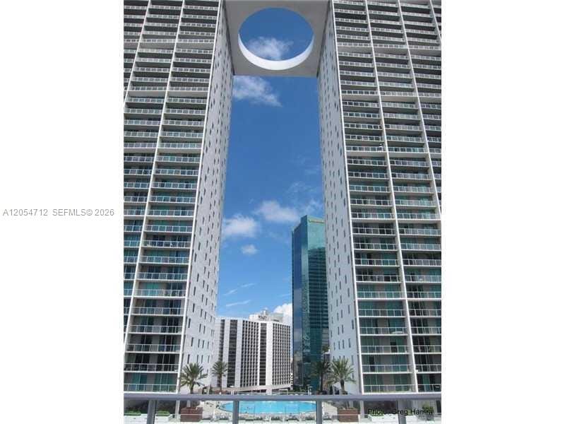 500 Brickell Avenue 2303, Miami, FL 33131 photo 2