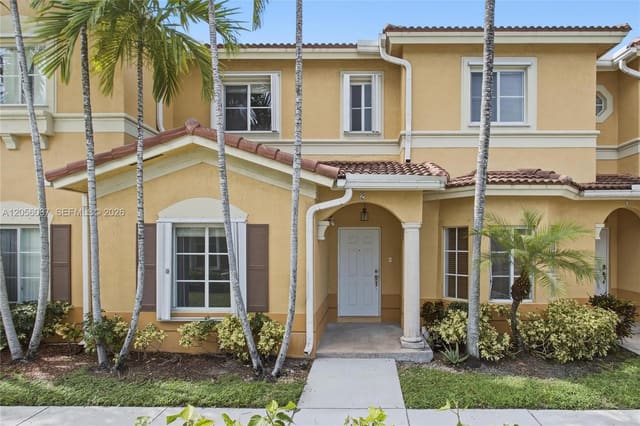 10863 NW 83rd 2, Doral, FL 33178