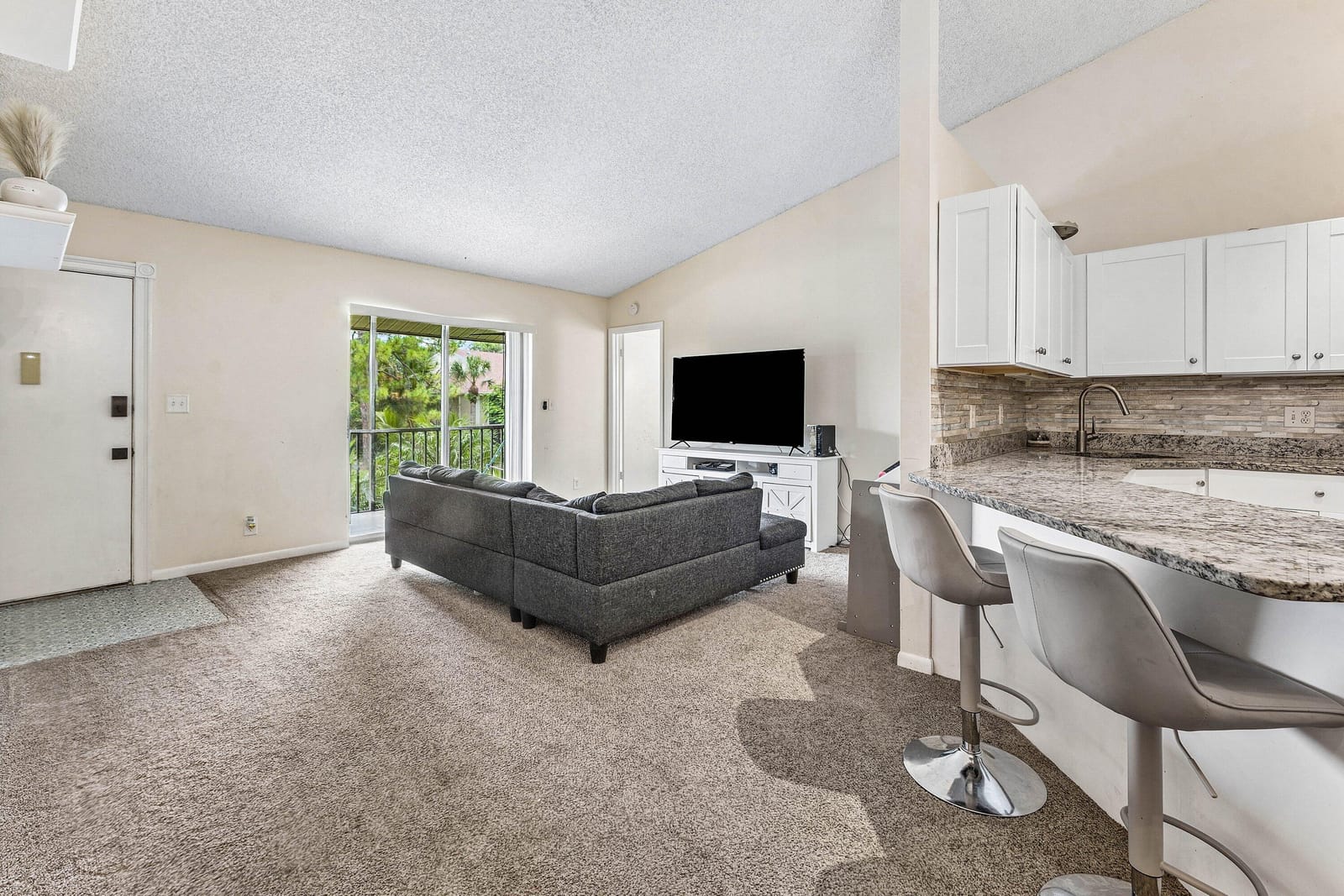 Pending home at 6527 Chasewood Drive G, Jupiter, FL 33458