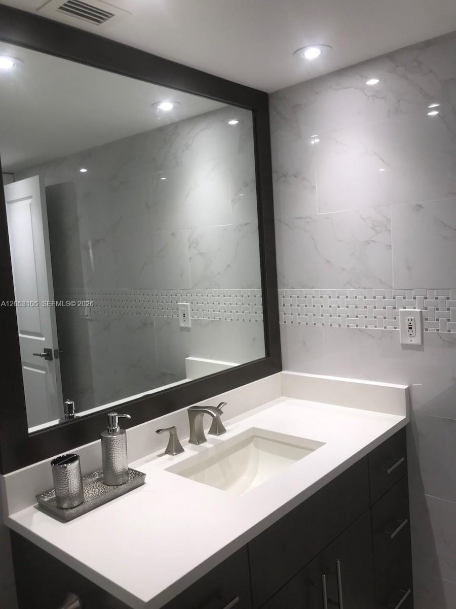 19390 Collins Avenue 417 — photo 6