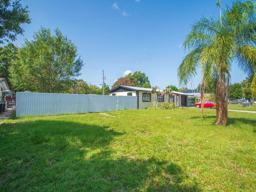 355 JOHNSTON Street — photo 4
