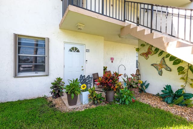 150 Lake Meryl Drive 143, West Palm Beach, FL 33411