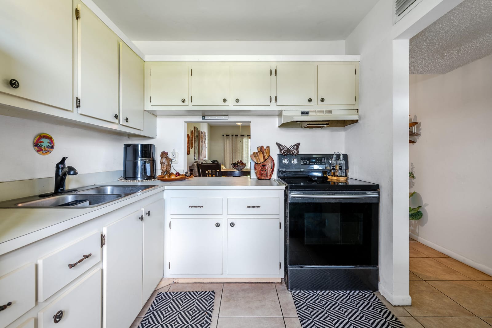 150 Lake Meryl Drive 143 — photo 4