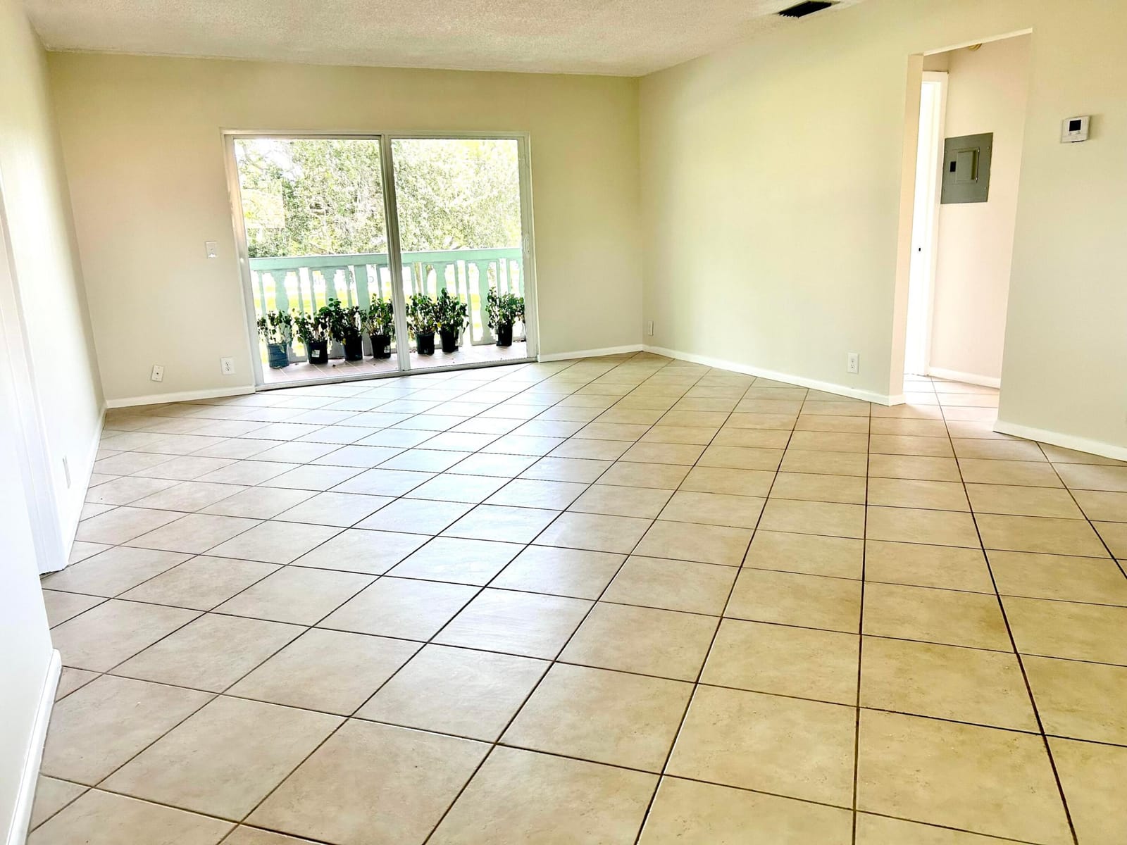 421 S LAKESIDE Drive 7 — photo 2
