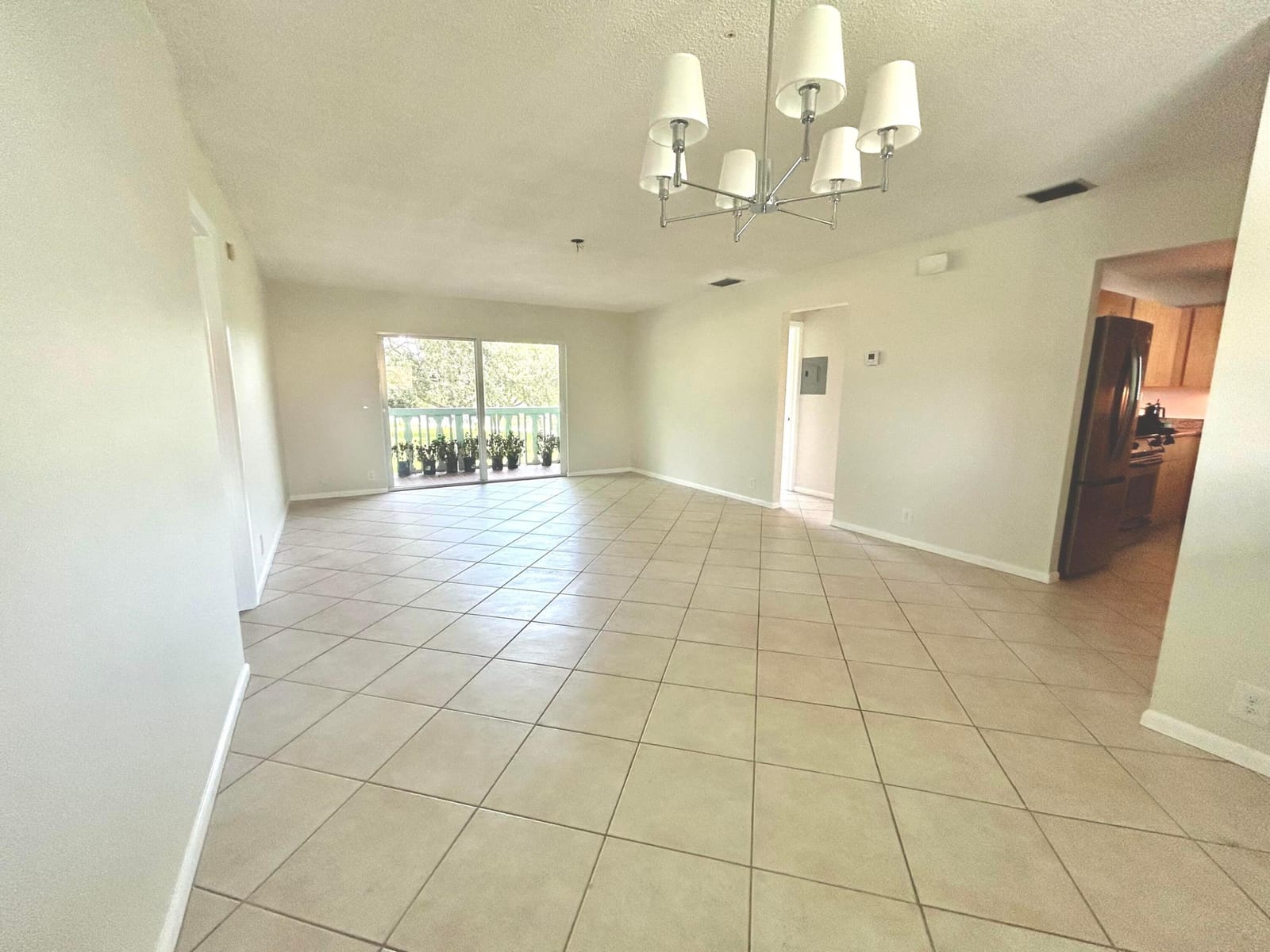 421 S LAKESIDE Drive 7 — photo 3