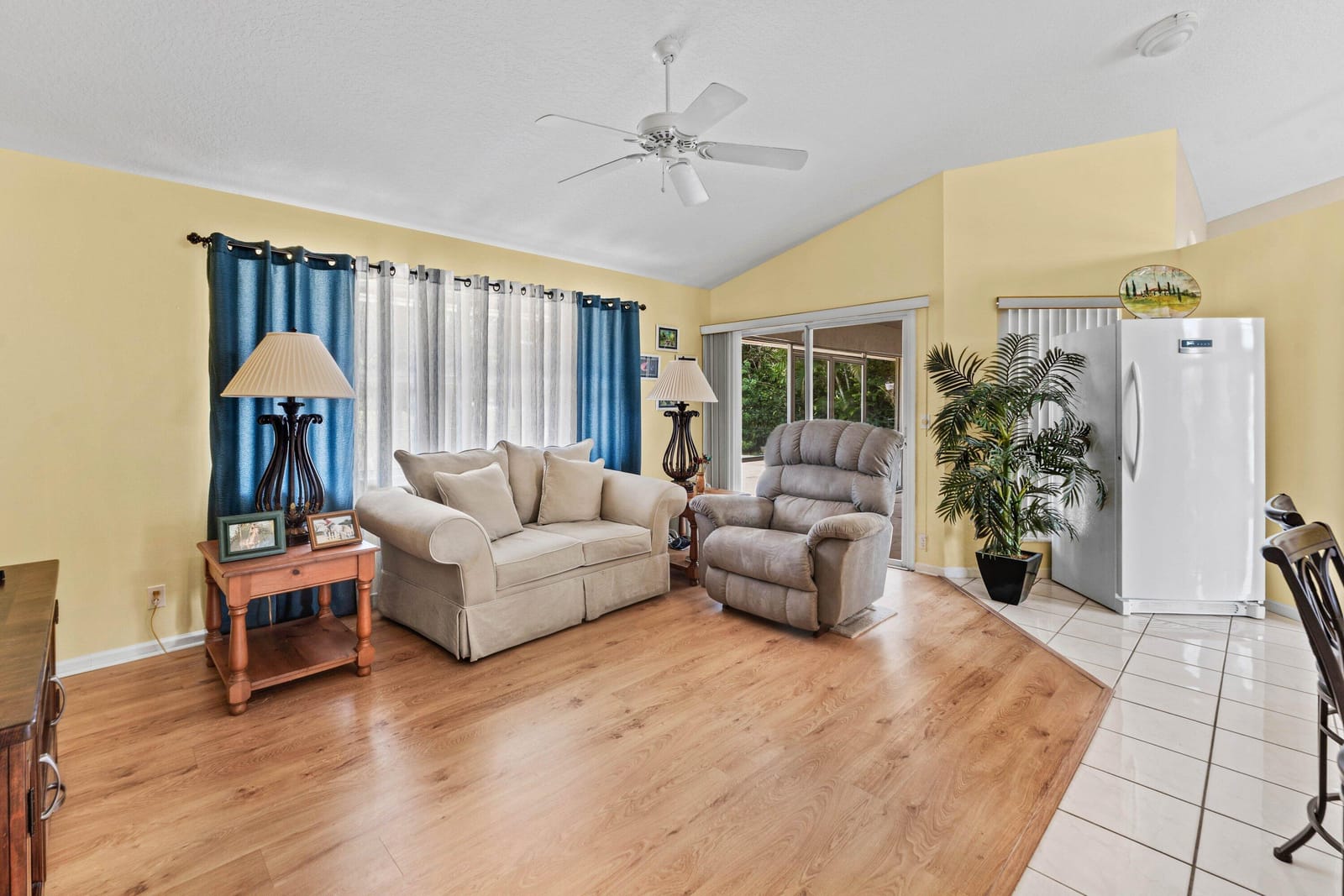 157 MONTEREY Way — photo 2