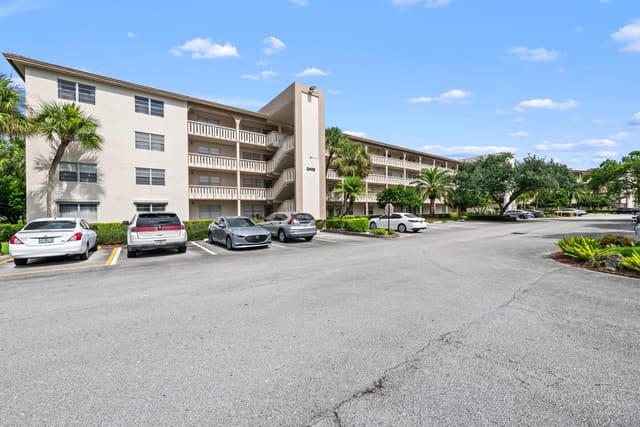 2402 ANTIGUA Circle C2, Antigua Village Ii B, Coconut Creek, FL