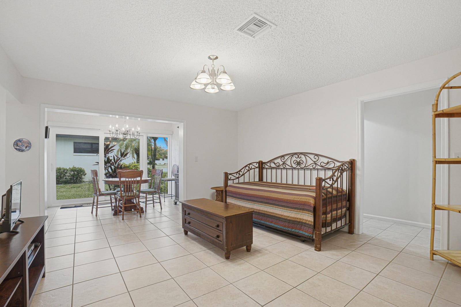 4843 Greentree Lane B — photo 10