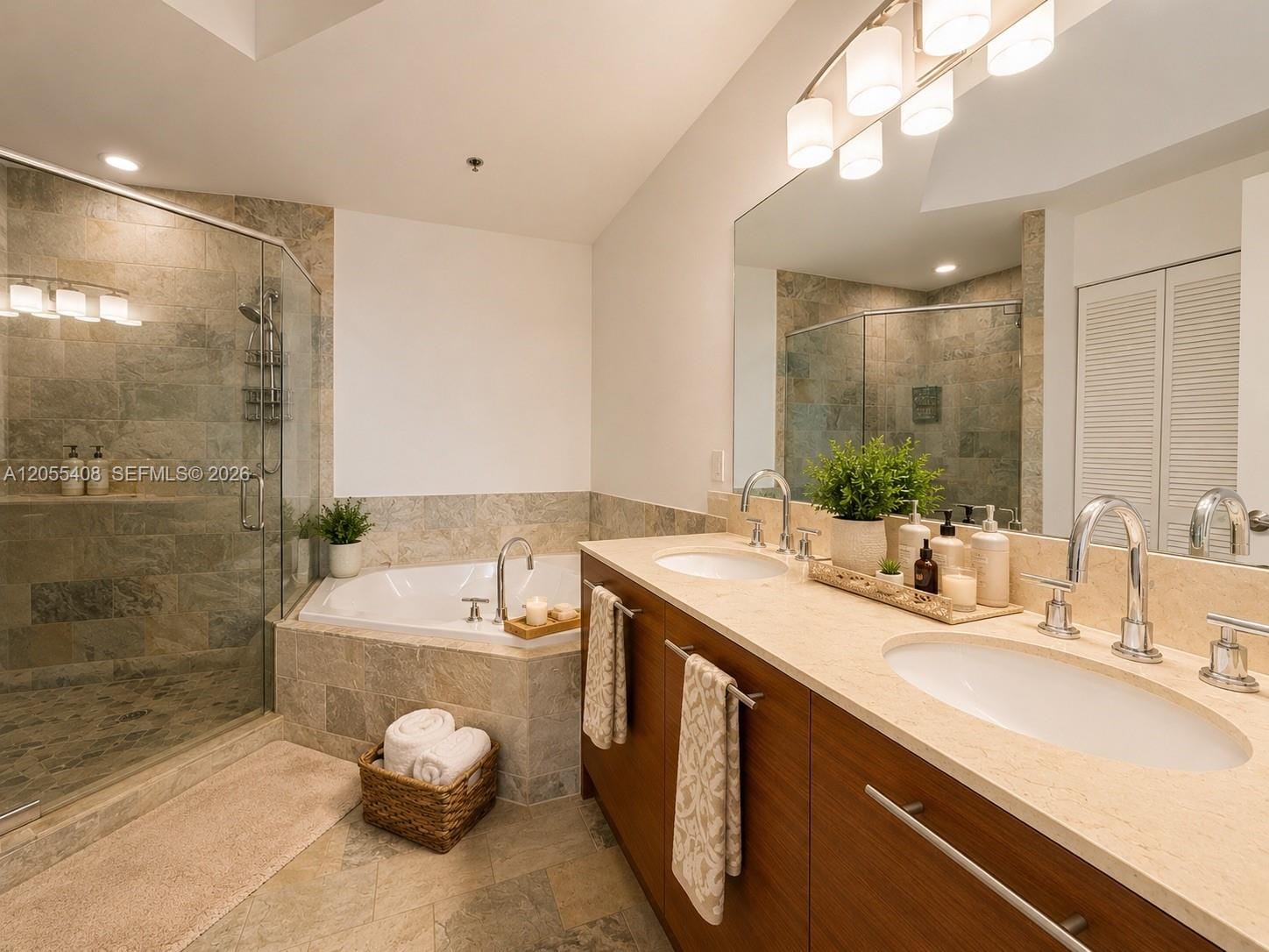2641 N Flamingo Road 2706N — photo 8