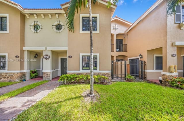 22501 SW 88th Place 5-25, Cutler Bay, FL 33190