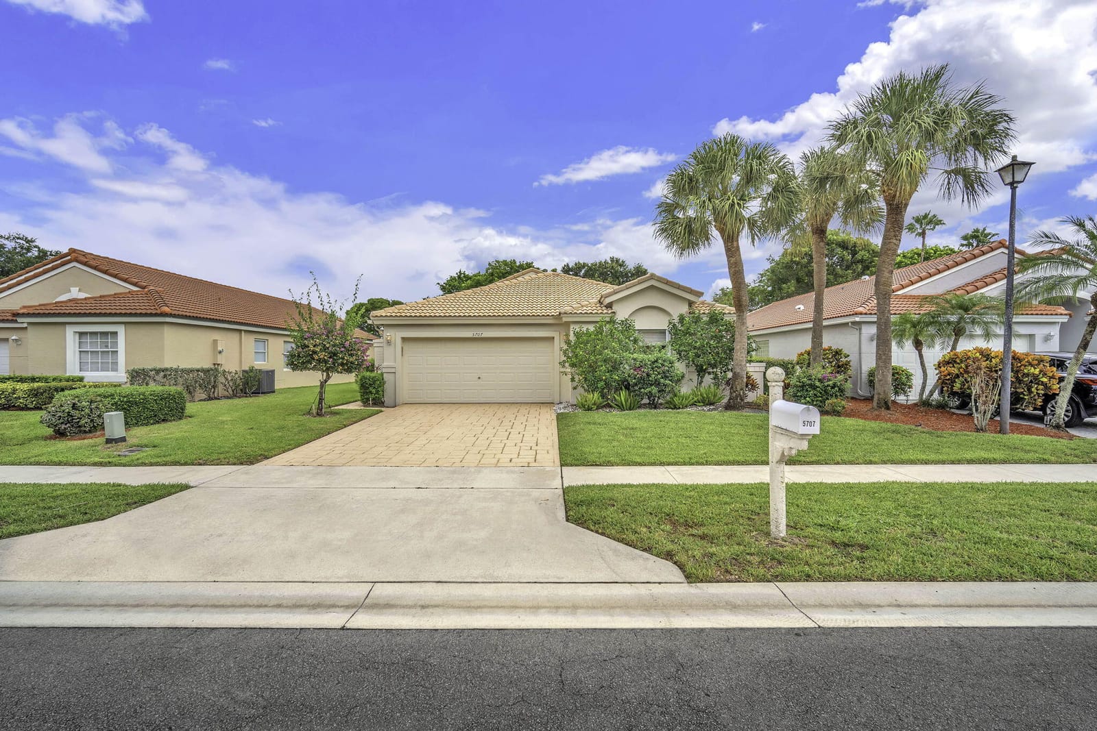Pending home at 5707 Swaying Palm Lane, Boynton Beach, FL 33437