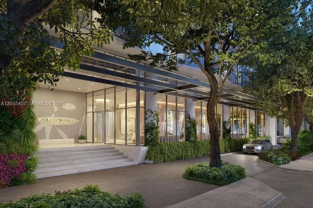 77 SE 5th Street 2005, Miami, FL 33131