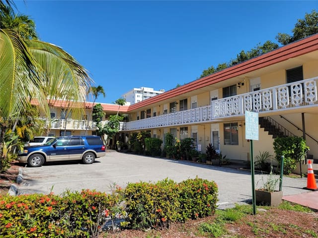 441 Collins Avenue 10, Miami Beach, FL 33139