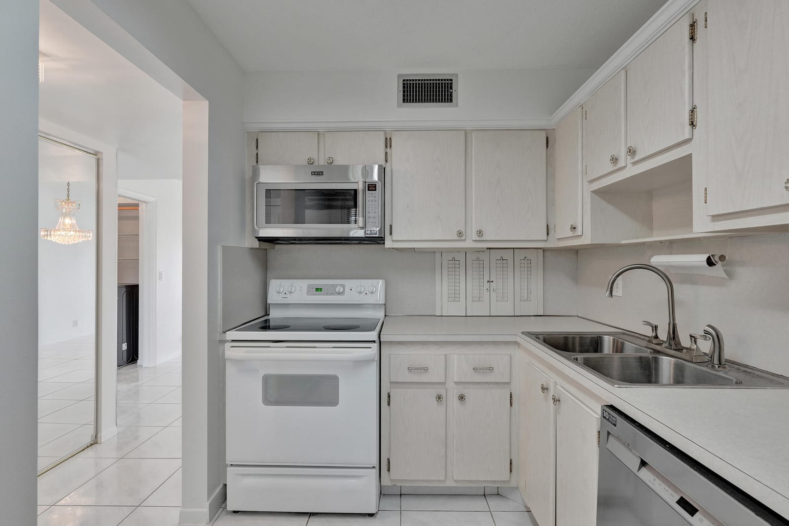 4100 TIVOLI Court 304 — photo 7