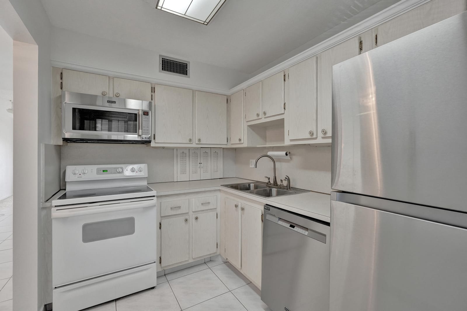 4100 TIVOLI Court 304 — photo 10