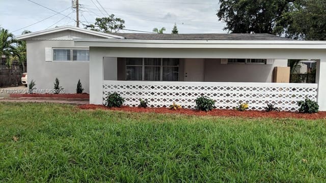 6461 Evans Street, Hollywood, FL 33024
