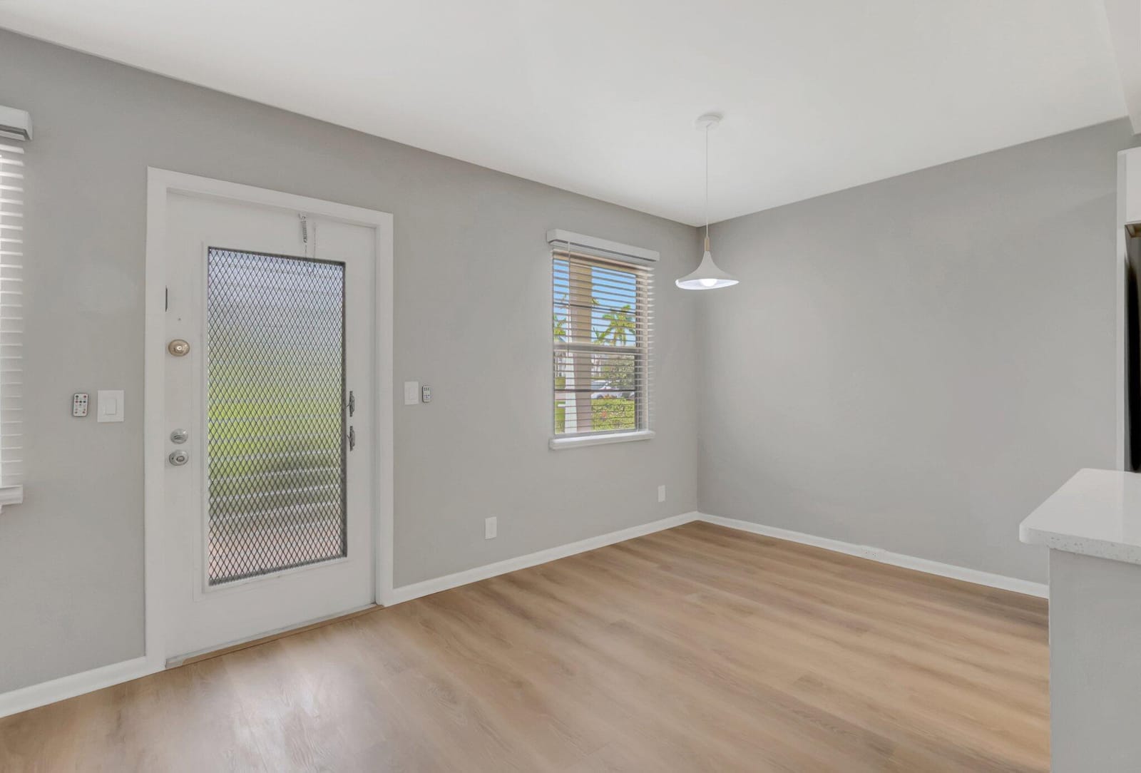 296 FANSHAW H — photo 11
