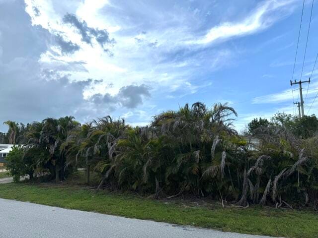 8423 SE Sandy Lane — photo 3