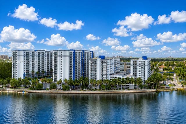 5099 NW 7th Street TS-03, Miami, FL 33126