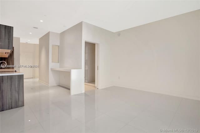 851 NE 1st Avenue 504, sold in Paramount Miami Worldcent, Miami, FL
