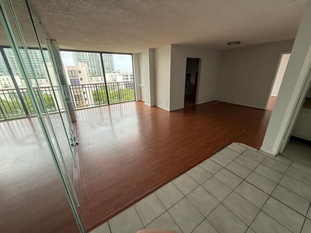 16919 N Bay Road 912, Sunny Isles Beach, FL 33160