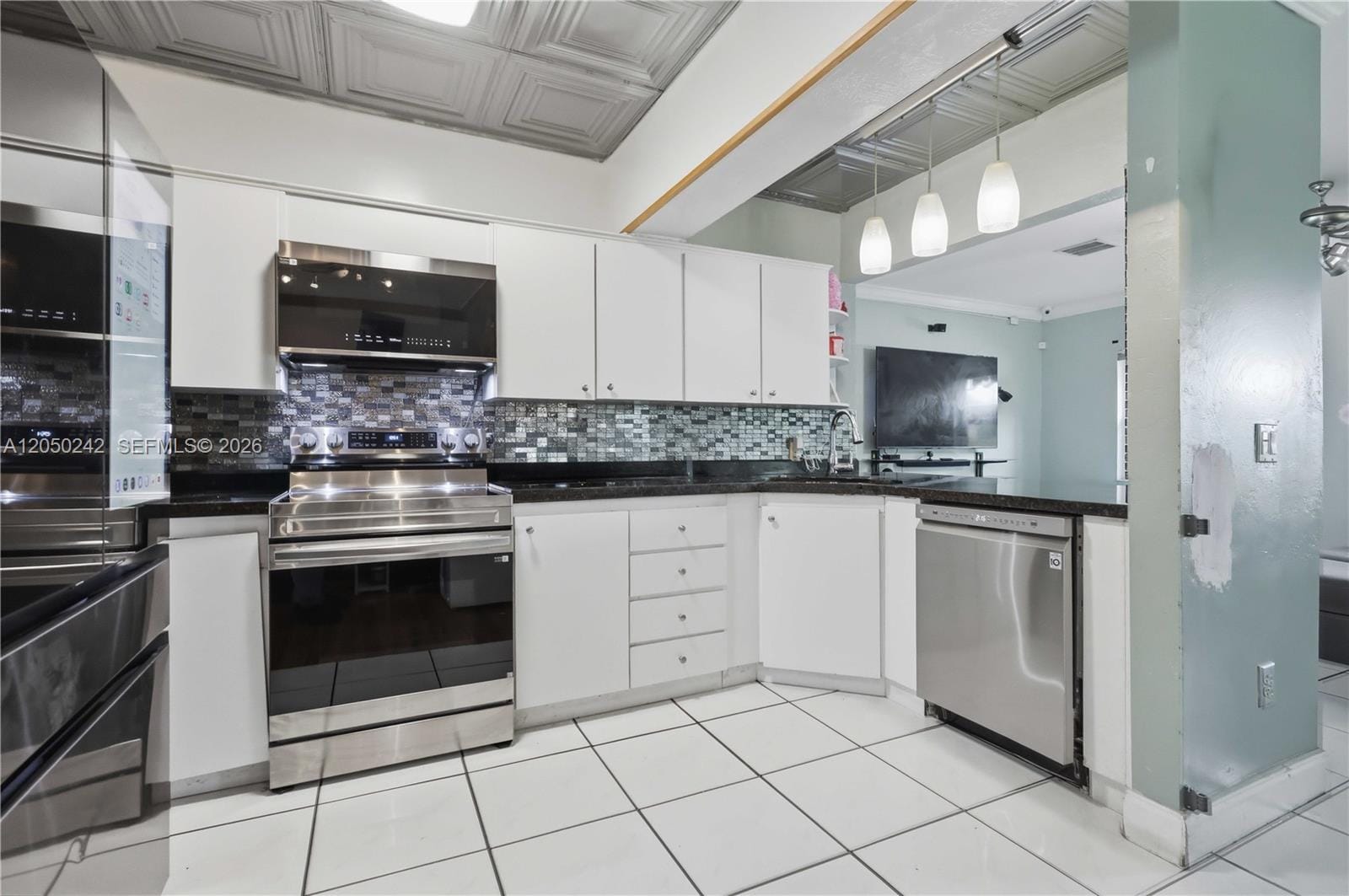1630 NW 124th Street, North Miami, FL 33167 photo 9
