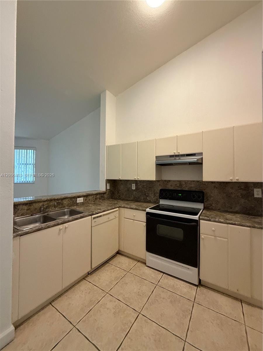 1661 SE 28th Street 204 — photo 3