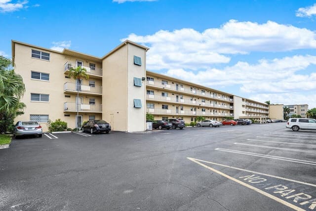 2615 NE 3rd Court 308, Boynton Beach, FL 33435
