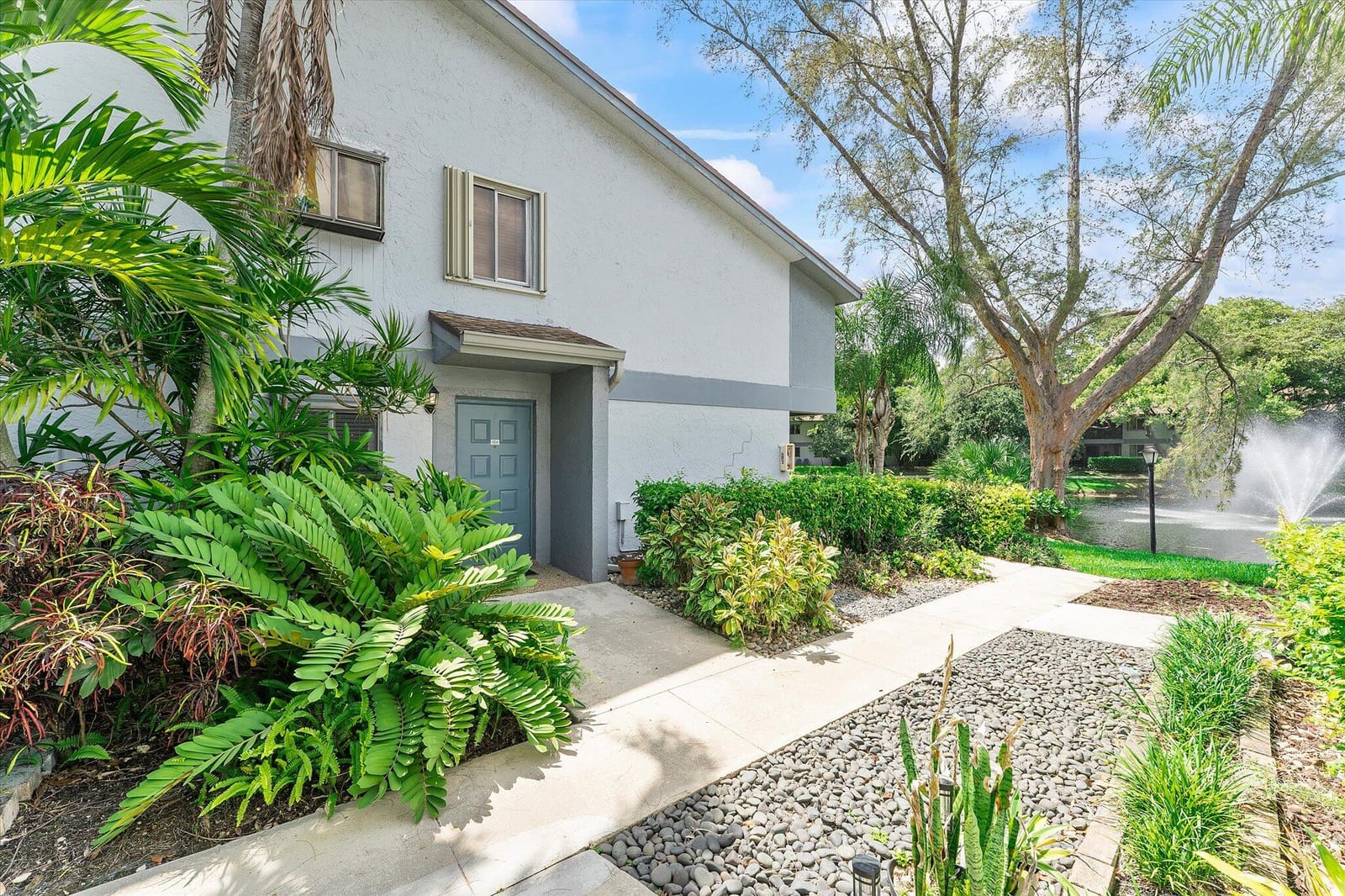 2705 S OAKLAND FOREST Drive 104 — photo 1
