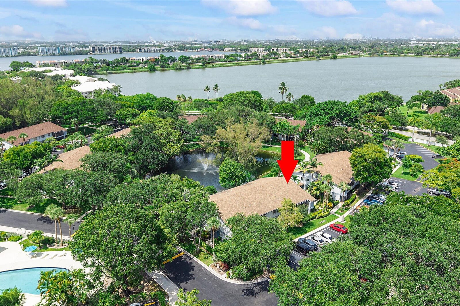 2705 S OAKLAND FOREST Drive 104 — photo 2