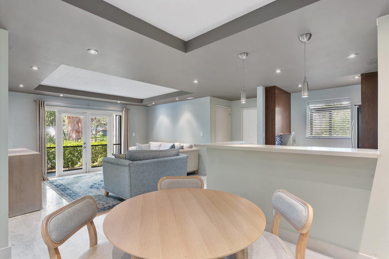 2705 S OAKLAND FOREST Drive 104 — photo 11