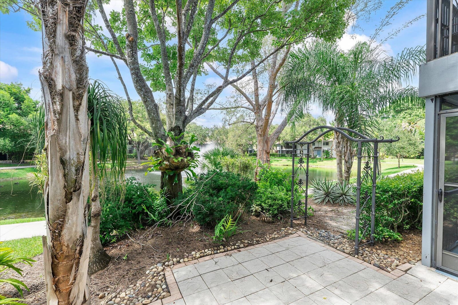 2705 S OAKLAND FOREST Drive 104, Oakland Park, FL 33309 photo 27