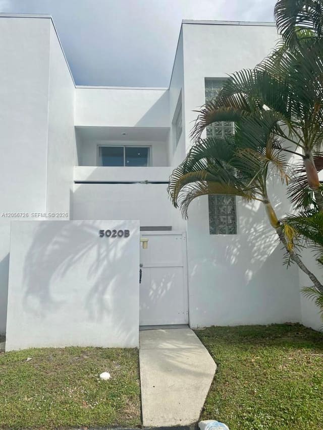 5020 Elmhurst Road B, West Palm Beach, FL 33417