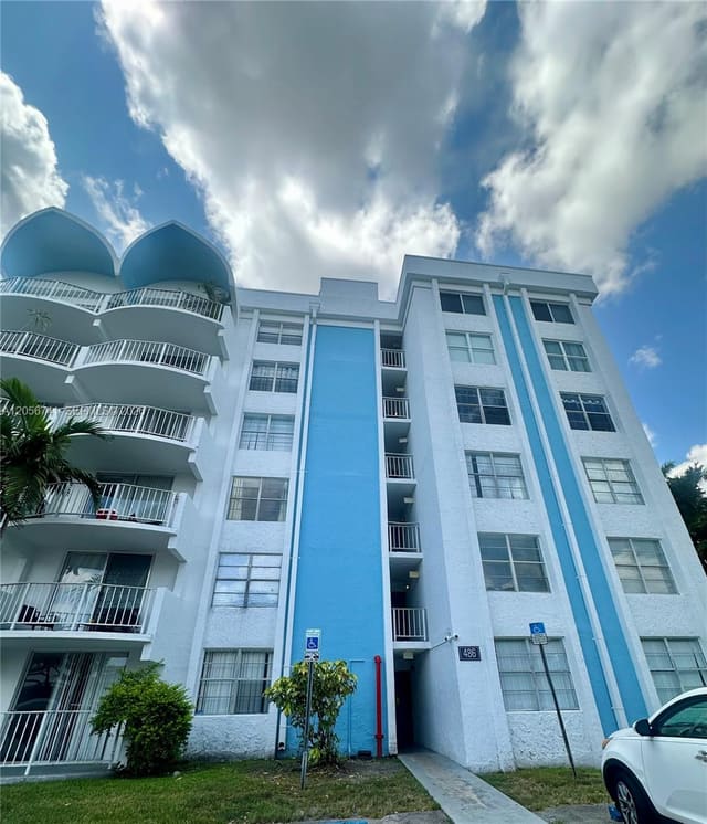 486 NW 165th St Road B-103, Miami, FL 33169