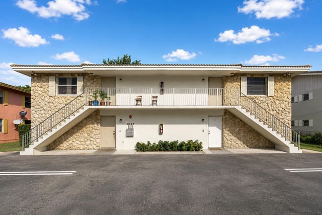 4341 RIVERSIDE Drive A-D, Coral Springs, FL 33065