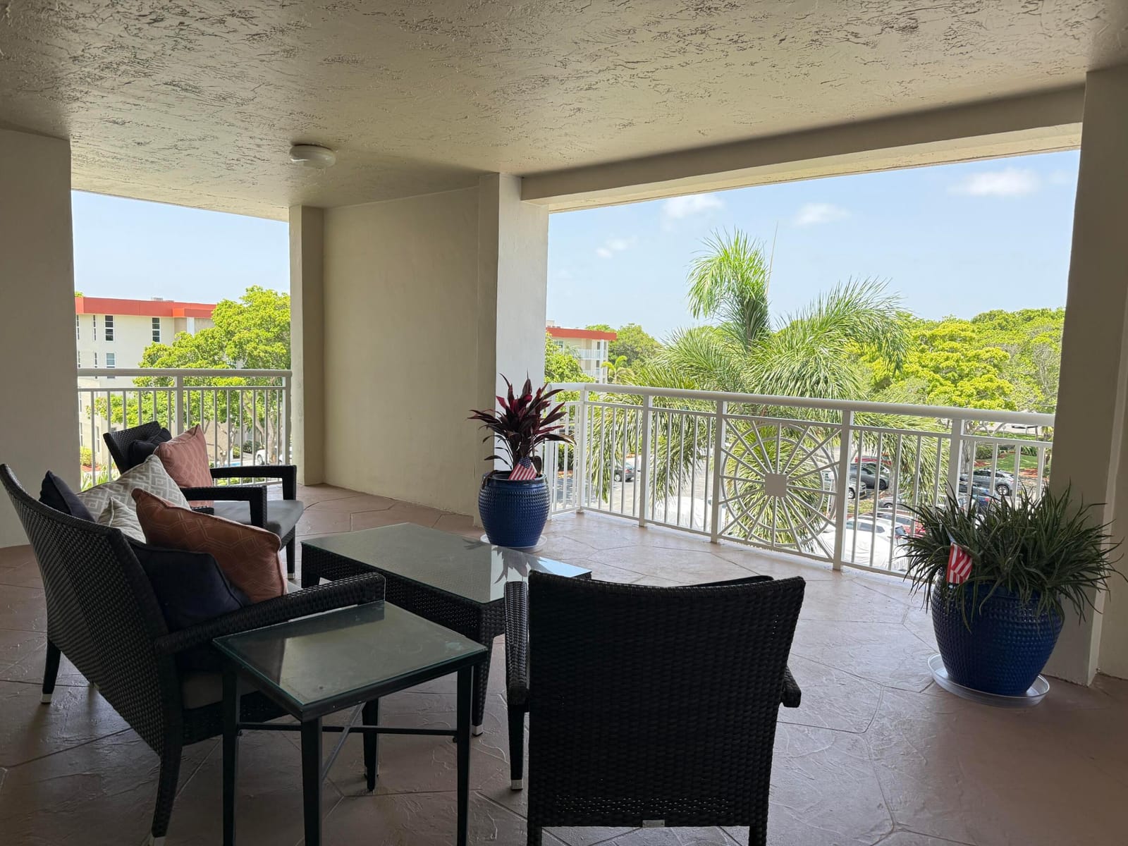 3180 NE 48th Court 406, Lighthouse Point, FL 33064