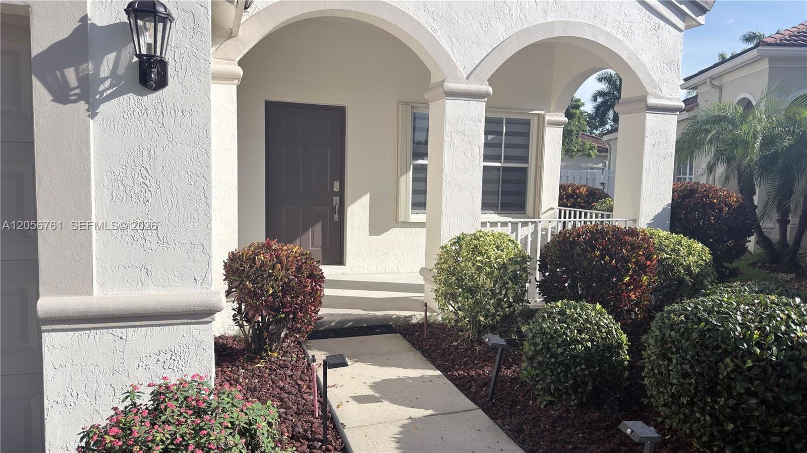 692 Maplewood Court — photo 3