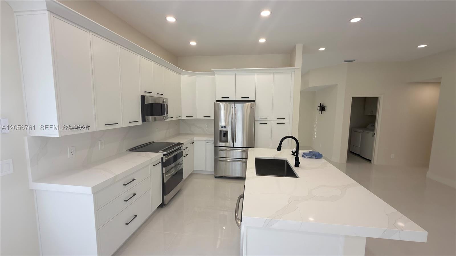 692 Maplewood Court — photo 6