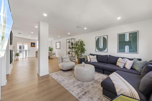 1975 Calais Drive 7, Miami Beach, FL 33141