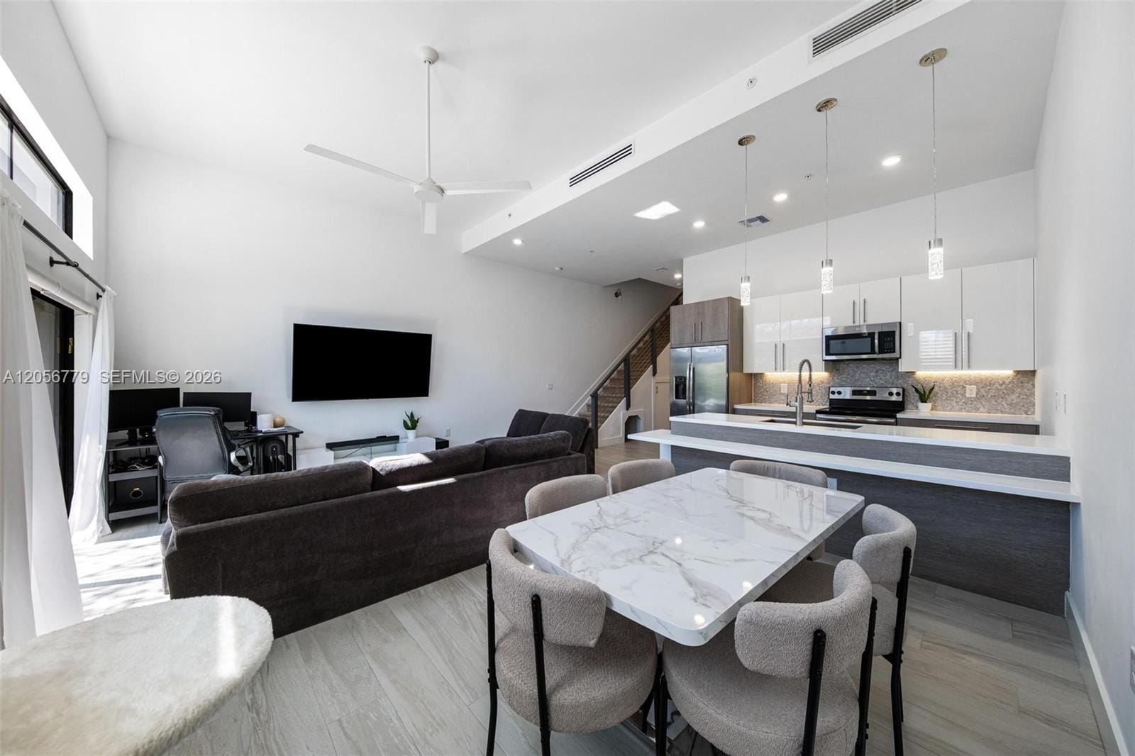Pending home at 4480 NW 8th Place, Plantation, FL 33317