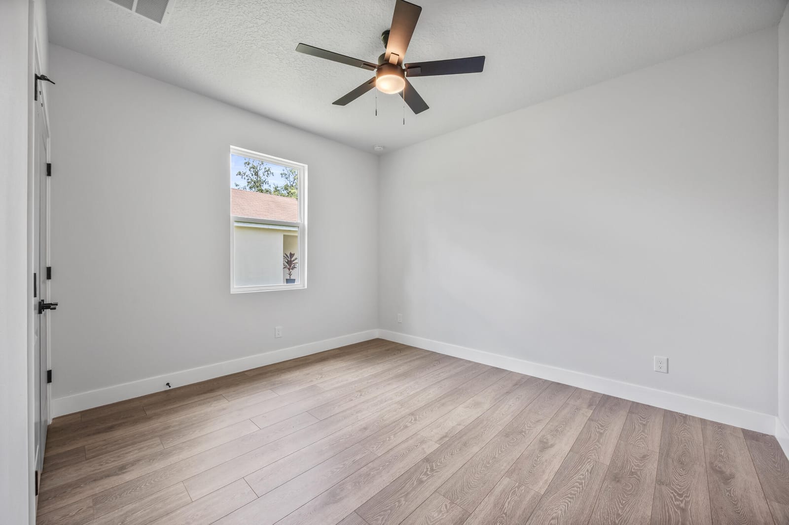 1254 HEITZMAN Avenue SW, Palm Bay, FL 32908 photo 17