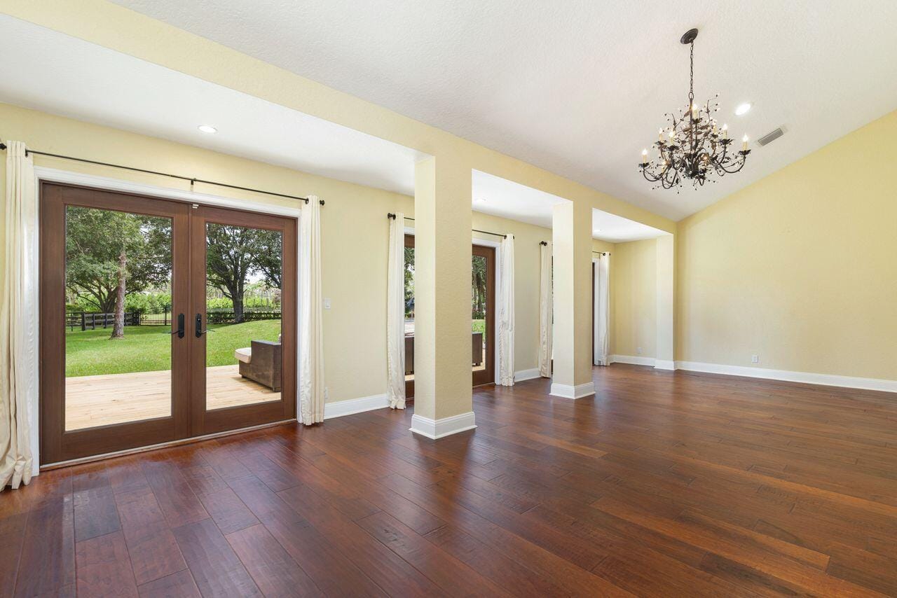 14590 CRAZY HORSE Lane — photo 11
