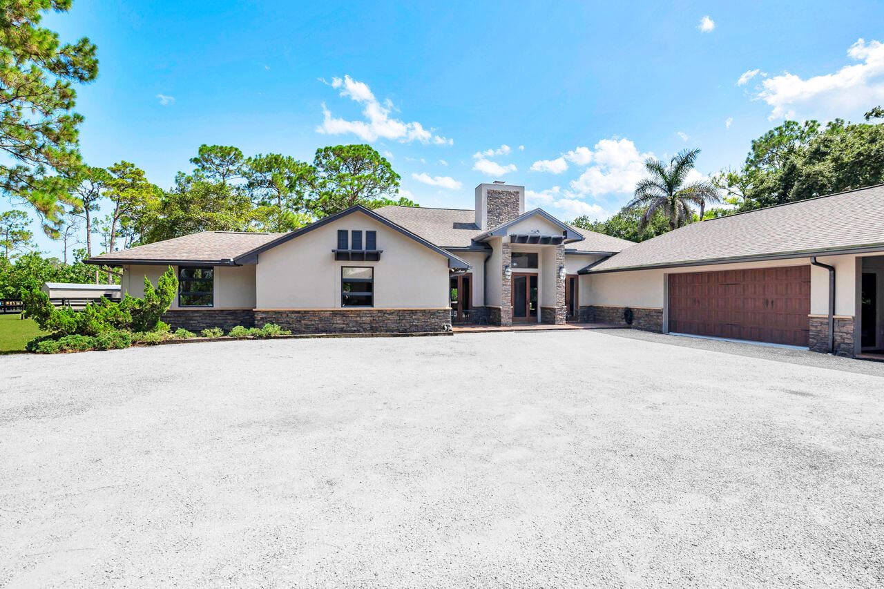 14590 CRAZY HORSE Lane — photo 3