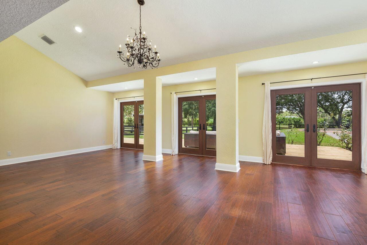 14590 CRAZY HORSE Lane — photo 10
