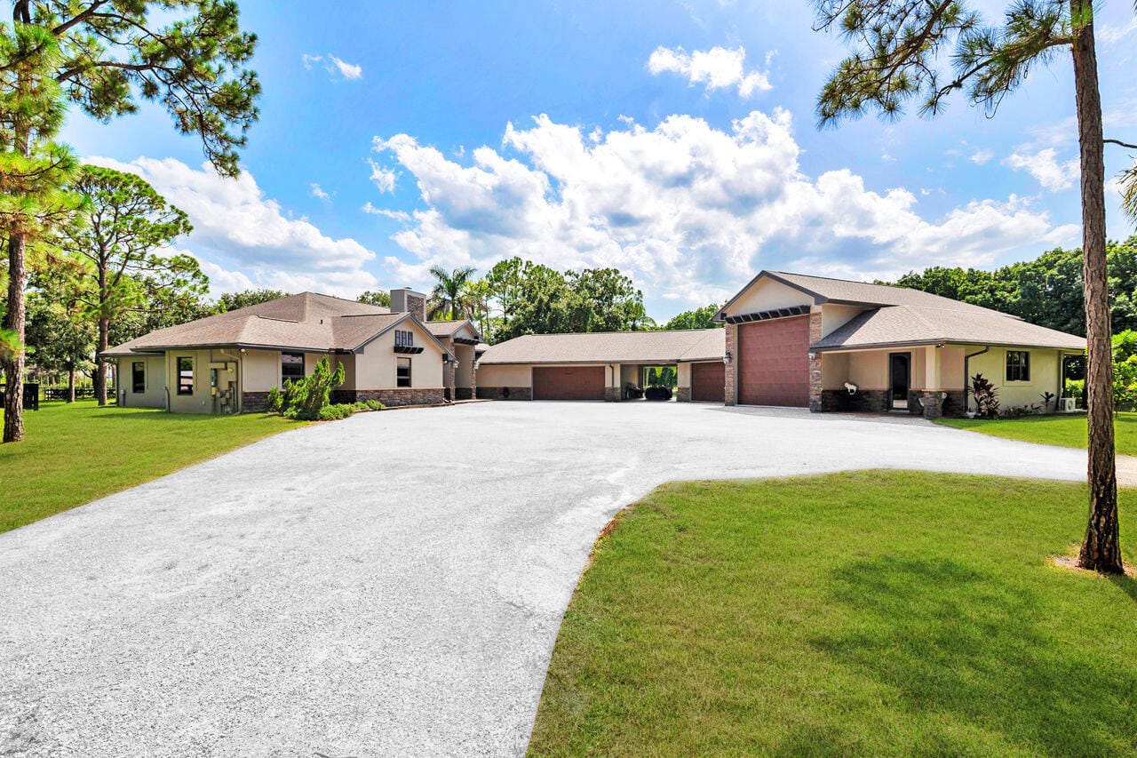 14590 CRAZY HORSE Lane